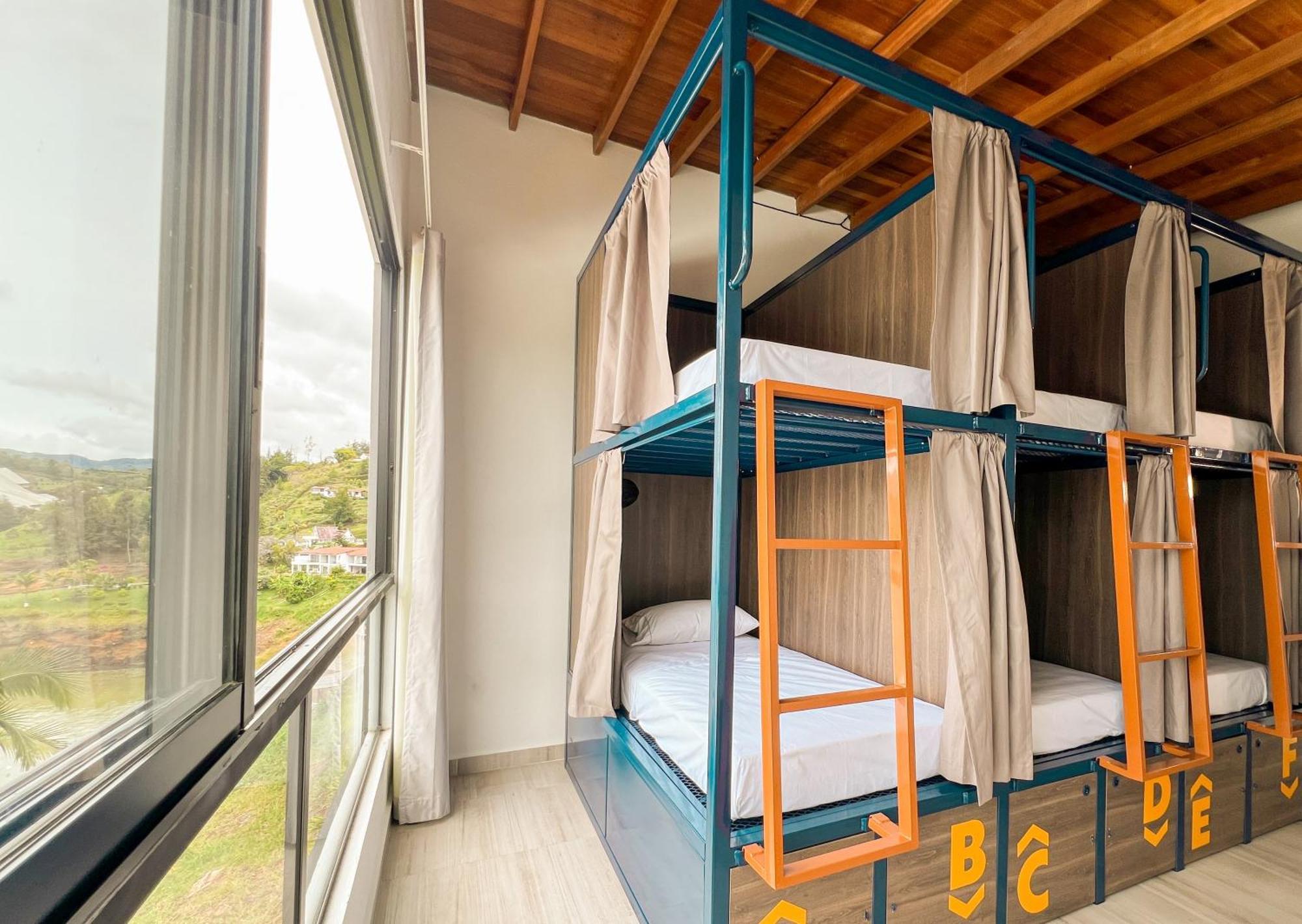 Viajero Guatape Hostel & Lake Club Exterior photo
