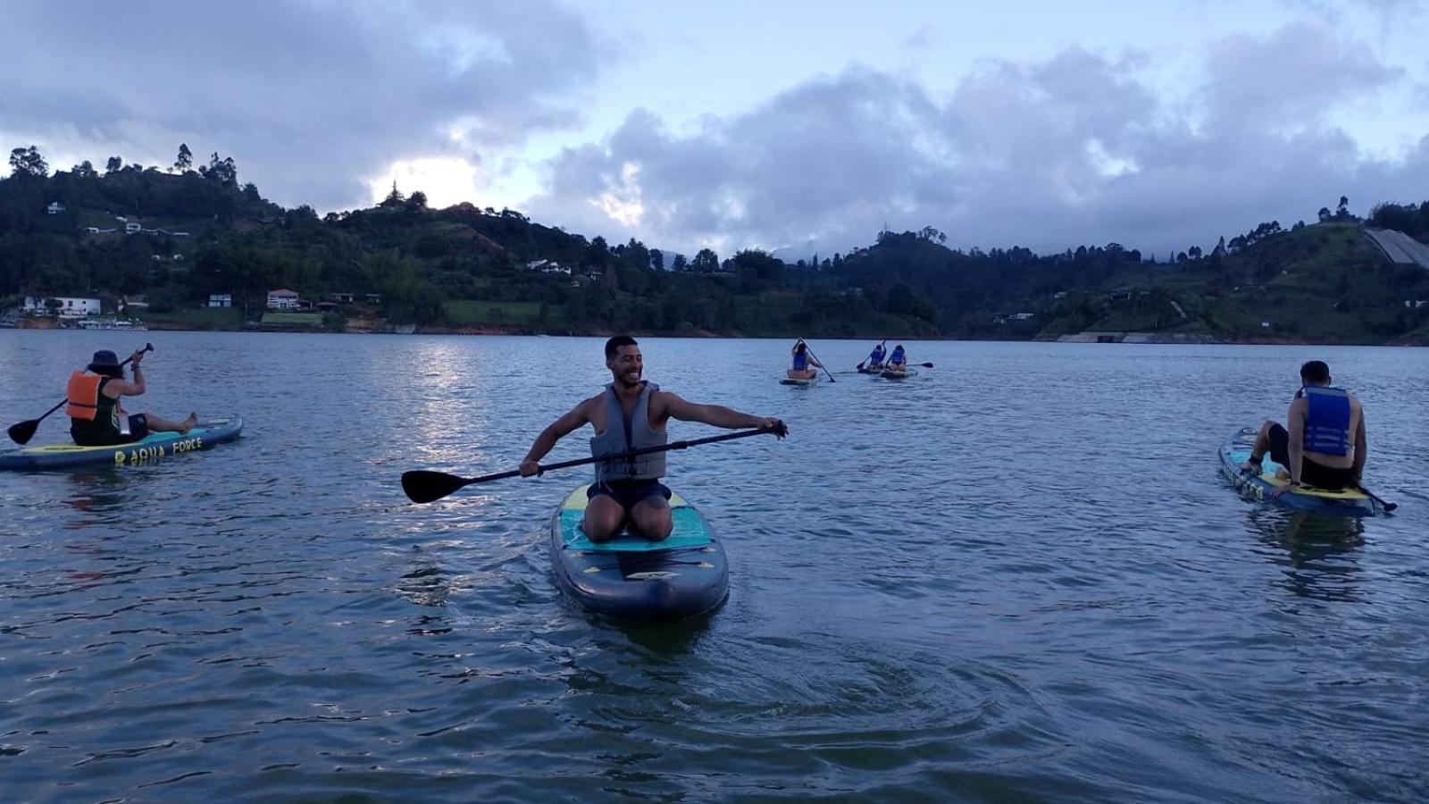 Viajero Guatape Hostel & Lake Club Exterior photo